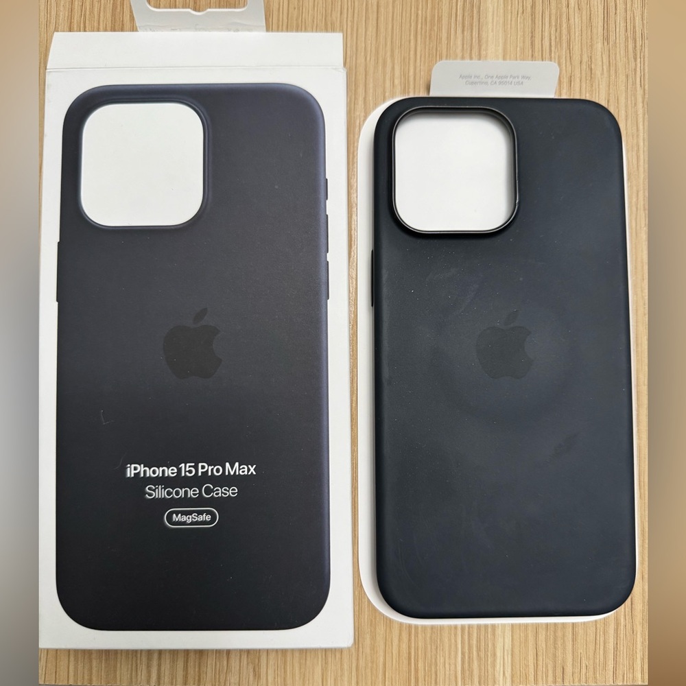 iPhone 15 Pro Max silicone case (Black) - Picture 2 of 9